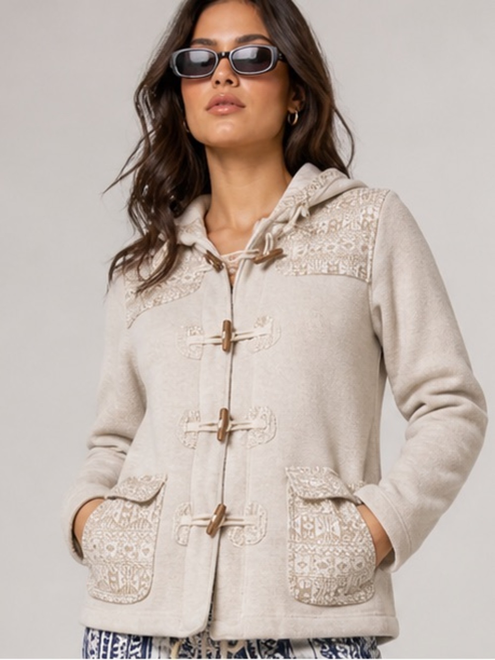Patagonia Creme Hooded Jacket Sz Medium Aztec design Pockets Faux wooden buttons